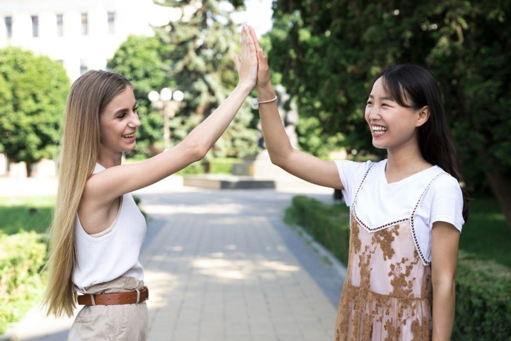 Vì sao nên học các câu giao tiếp tiếng Anh cơ bản?